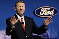 Alan Mulally mundur...