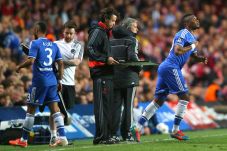 Carragher: Mou lakukan...