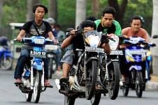 Geng motor Brigez berbuat...