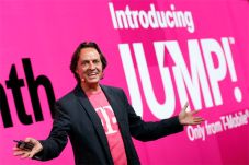 CEO T-Mobile targetkan...