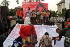 21 tahun tewasnya Marsinah,...