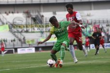 Suporter terpecah dualisme,...