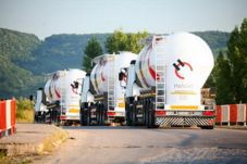 Holcim akan naikkan...