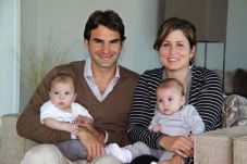 Karena istri, Federer...