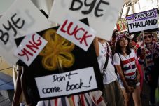 Paska Yingluck lengser,...