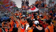 Persija imbangi Persib,...