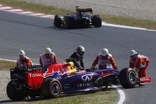 Vettel absen disesi...