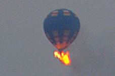 Balon udara terbakar...
