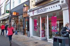 T-Mobile incar USD1...