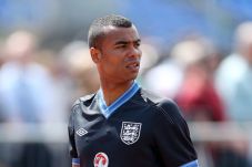 Ashley Cole putuskan...