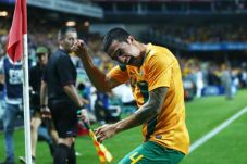 Tim Cahill pimpin Australia...