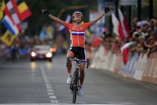 Marianne Vos berjaya...