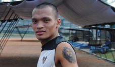 Ferdinand Sinaga kejar...