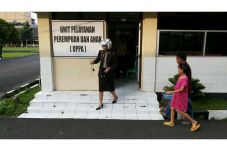 Ibu tega setrum anak...