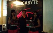 Empat varian motherboard...