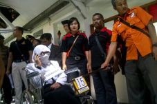 Lasmaria masih kesal...
