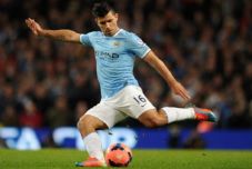 Aguero janji setia pada...