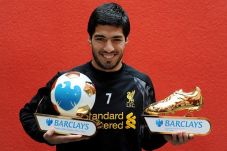 Suarez sabet dua penghargaan...