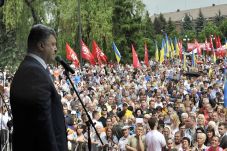Jelang pemilu, Ukraina...