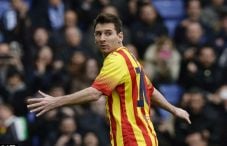 Messi Dicemooh Fans...