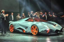 Mobil Siluman Lamborghini...