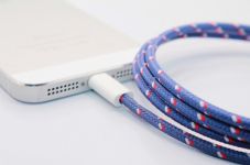 Apple Pastikan Kabel...