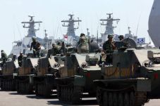 TNI Gelar Latihan Gabungan...