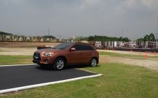 Outlander Rencana Tambah...