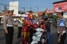 Ada Iron Man di Simpang...