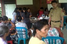 Ratusan Warga Lion Tondok...