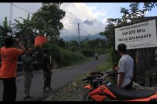 Melihat Lebih Dekat...