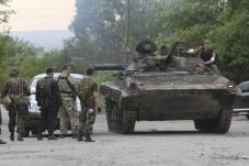 Pasukan Ukraina Bentrok...