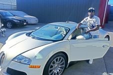 Mayweather Pamer Mobil...