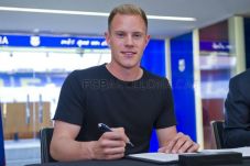 Barca kontrak Marc-Andre...