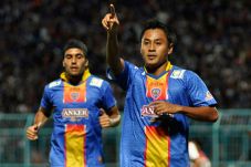 Miris, Striker Lokal...