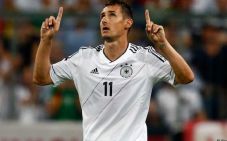 Klose Berambisi Patahkan...