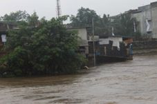 Hujan Deras, Warga Kampung...