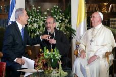 Paus Francis dan PM...