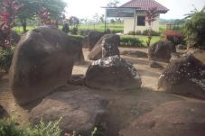 Batu-batu Misteri di...