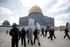 Polisi Israel Tutup...