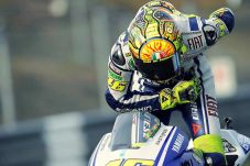 Rossi Minta Yamaha Bantu...