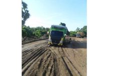 Tak Ada Marka Truk Angkut...