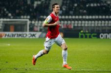Ajax Daratkan Viergever...