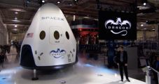 SpaceX Luncurkan Dragon...