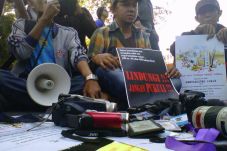 Jurnalis Malang Kecam...