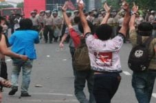 Tawuran Warga, 1 Pelajar...