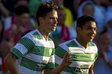 Dua Pemain Celtic Perpanjang...