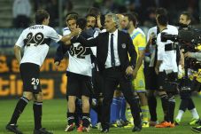 Presiden Mundur, Parma...