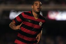 Bertobat, Adriano Ingin...