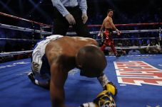 Donaire Butuh Empat...